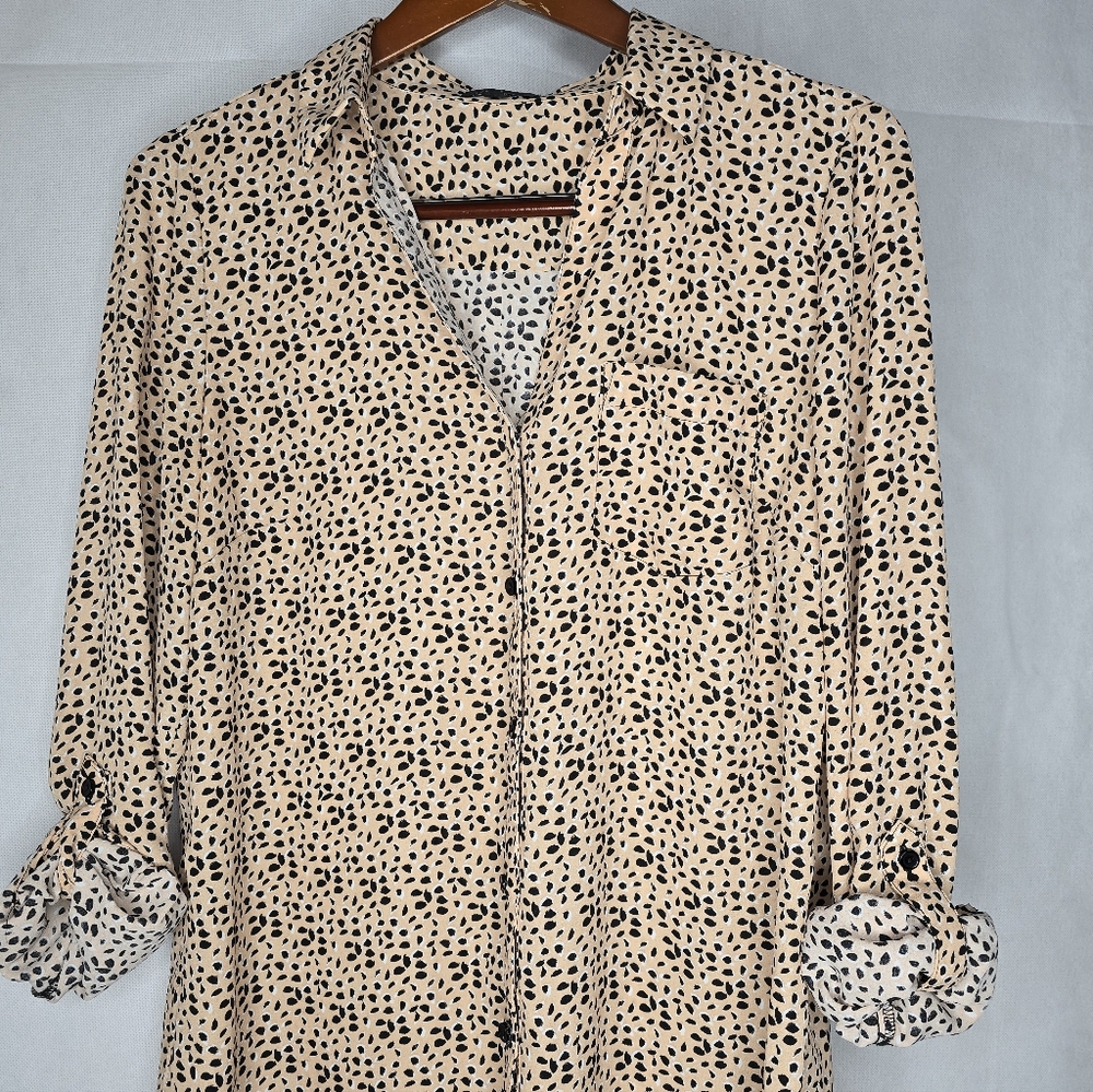 The Limited Speckled Abstract Animal Print Blouse Beige Black Roll Tab Sleeve M